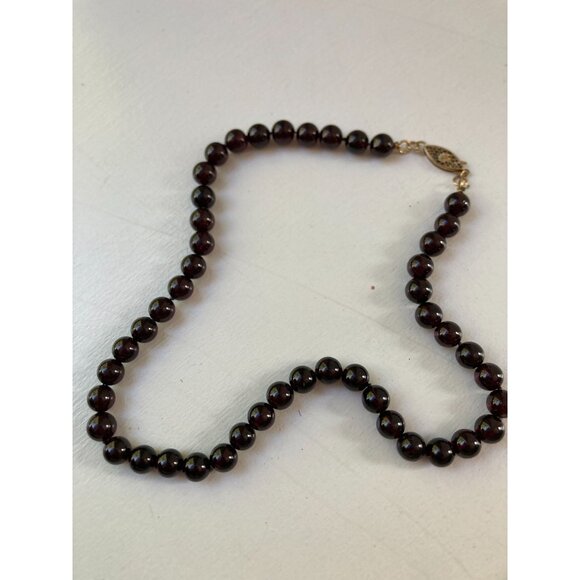 Vintage Purplish/Red Garnet/Amethyst? -  8mm 16" Choker Individually Knotted. - Picture 11 of 11